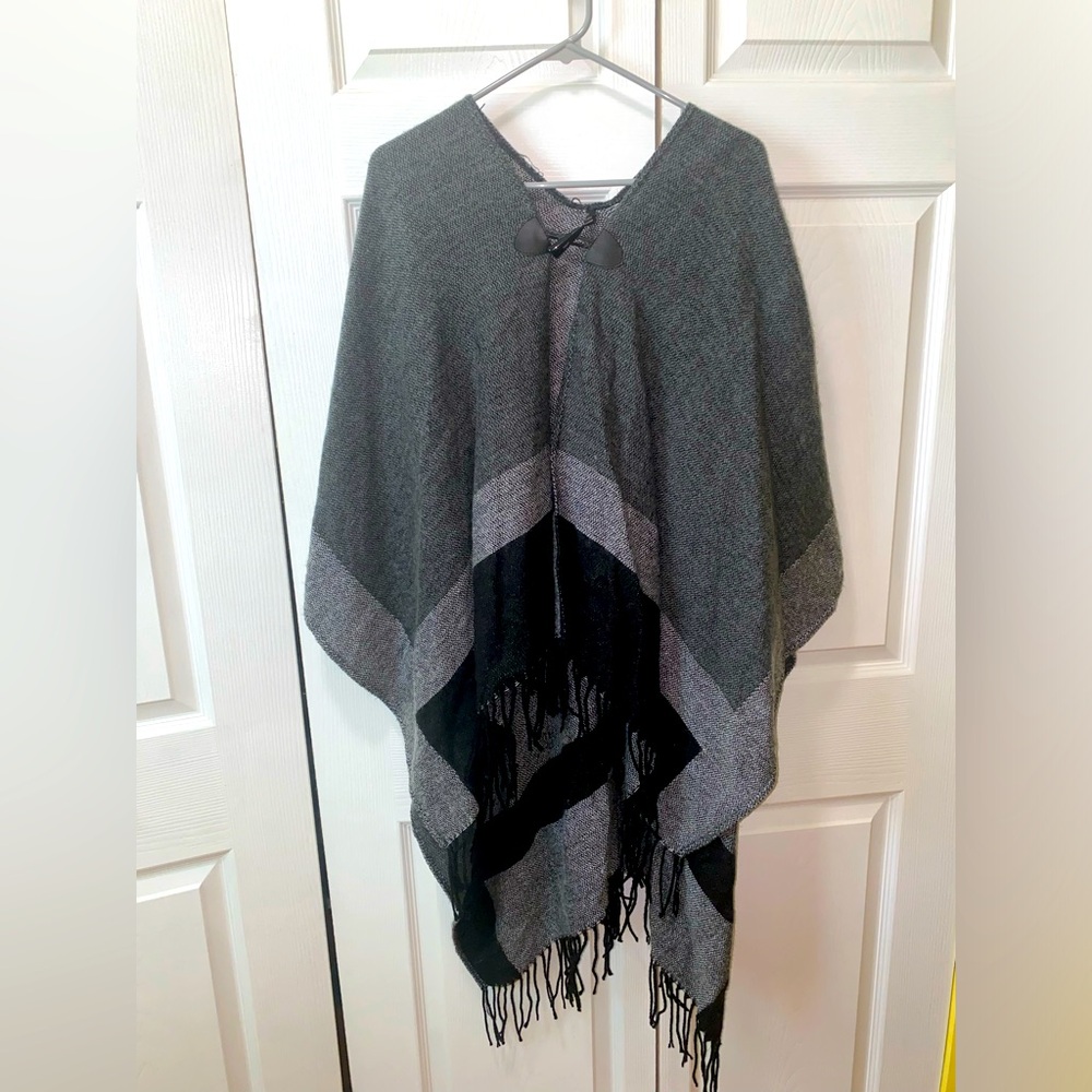 Jack & Missy Womens Woven Cape